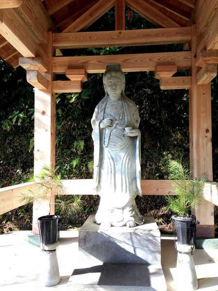 ファイル:熊本の伊都能売観音像1.jpg